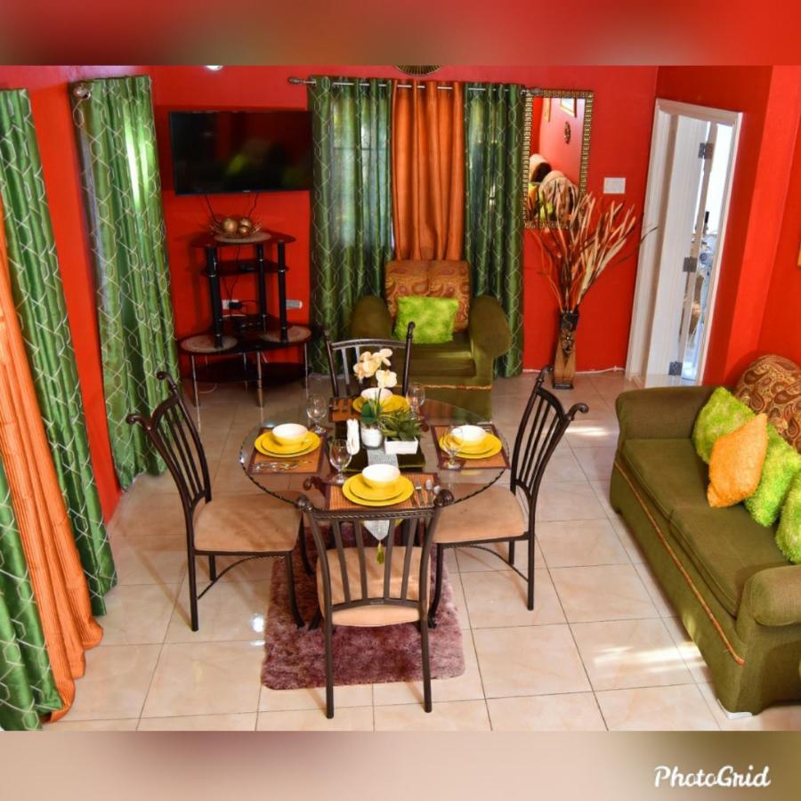 Caribbean Estate Deluxe 2 * Portmore